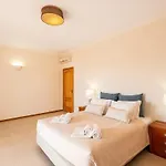 Gale Grande - Bright Airy With A Private Pool Вилла Албуфейра