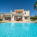 Gale Grande - Bright Airy With A Private Pool فيلة
